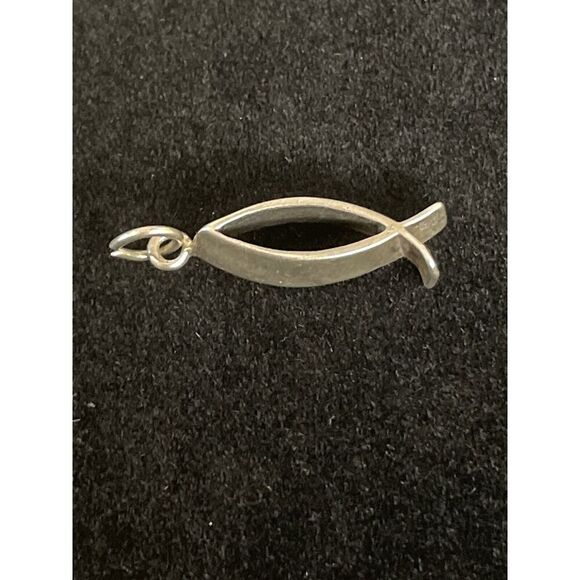Ichthus 3D Fish Pendant Faith Symbol Jesus Christians 925 Sterling 1.3 Grams - Picture 1 of 5